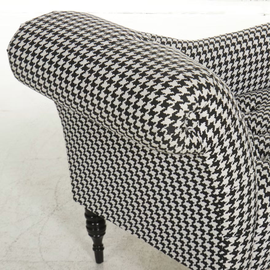 Skyline Furniture Black and White Houndstooth Settee